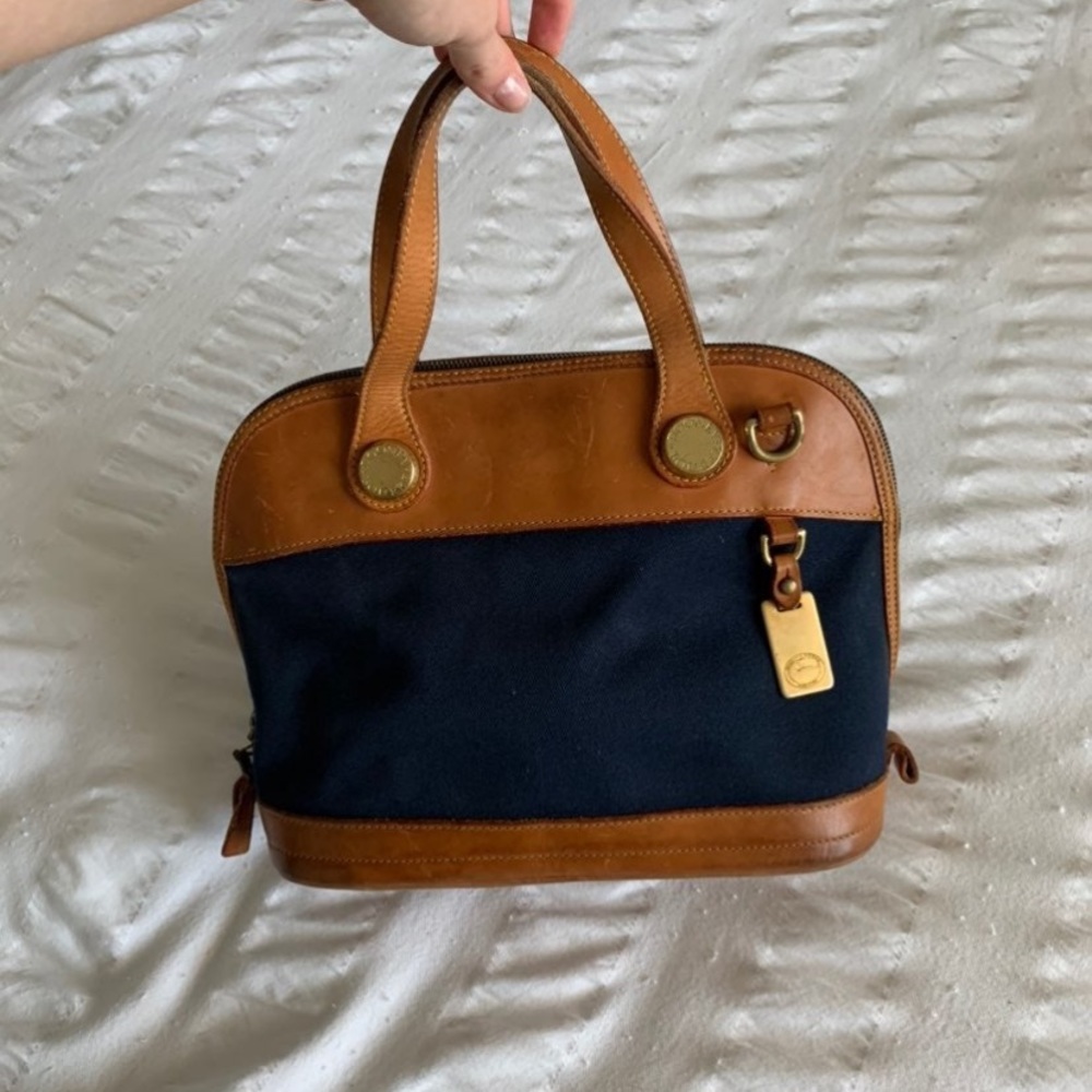 VINTAGE / Dooney and Bourke Satchel